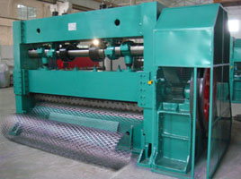 Expanded metal mesh machine