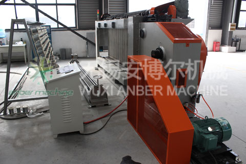 Hexagonal wire netting machine